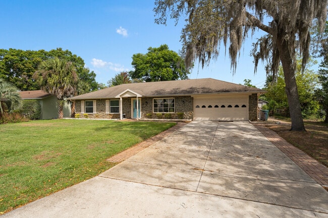 property at 3419 Seminole Dr