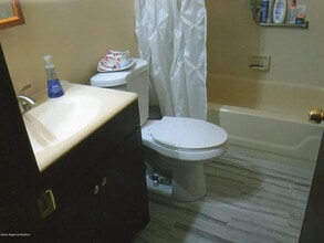 4 La Dunette Dr in Toms River, NJ - Building Photo - Building Photo