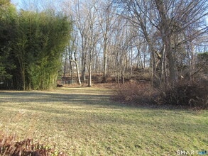 74 Harvester Rd in Fairfield, CT - Building Photo - Building Photo