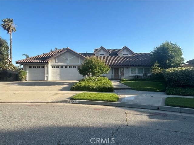 9545 Alta Loma Dr