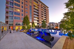 Brady in Dallas, TX - Building Photo