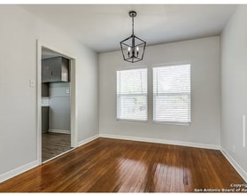 229 Greer St in San Antonio, TX - Foto de edificio - Building Photo