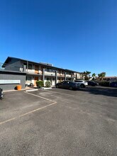 Spring Leaf Apartments in Tempe, AZ - Building Photo - Building Photo