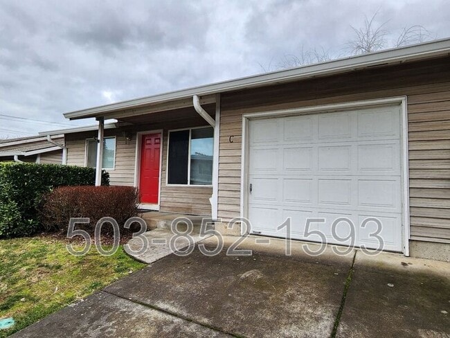 2226 19th Ave in Forest Grove, OR - Building Photo - Building Photo