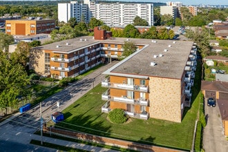 25 Nash Road N in Hamilton, ON - Building Photo - Building Photo