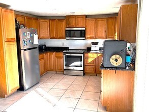 11987 N Wimer Rd, Unit B in Linden, CA - Building Photo - Building Photo