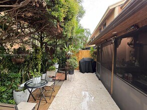 2201 NW 45th Ave in Coconut Creek, FL - Building Photo - Building Photo