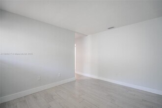 465 NE 59th St in Miami, FL - Building Photo - Building Photo