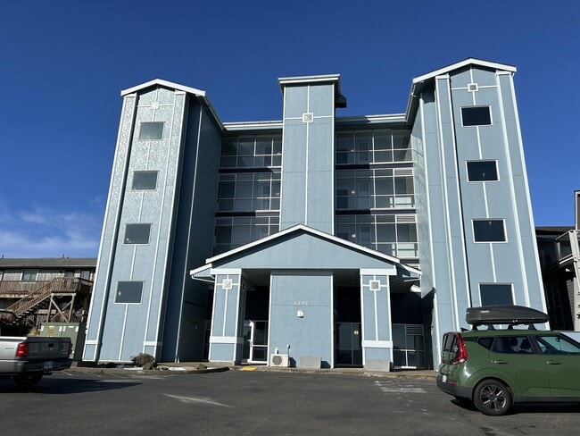 1307 Ocean Shores Blvd SW in Ocean Shores, WA - Building Photo - Building Photo