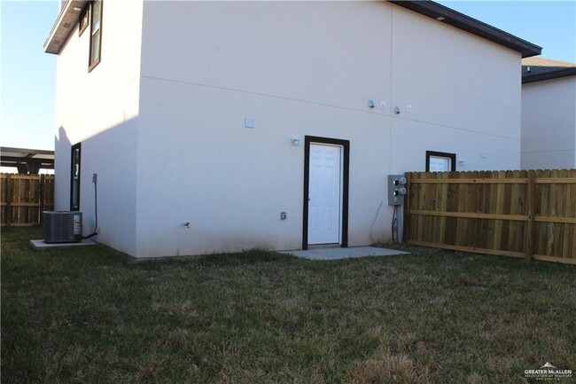 1226 Upas Dr in Edinburg, TX - Building Photo - Building Photo