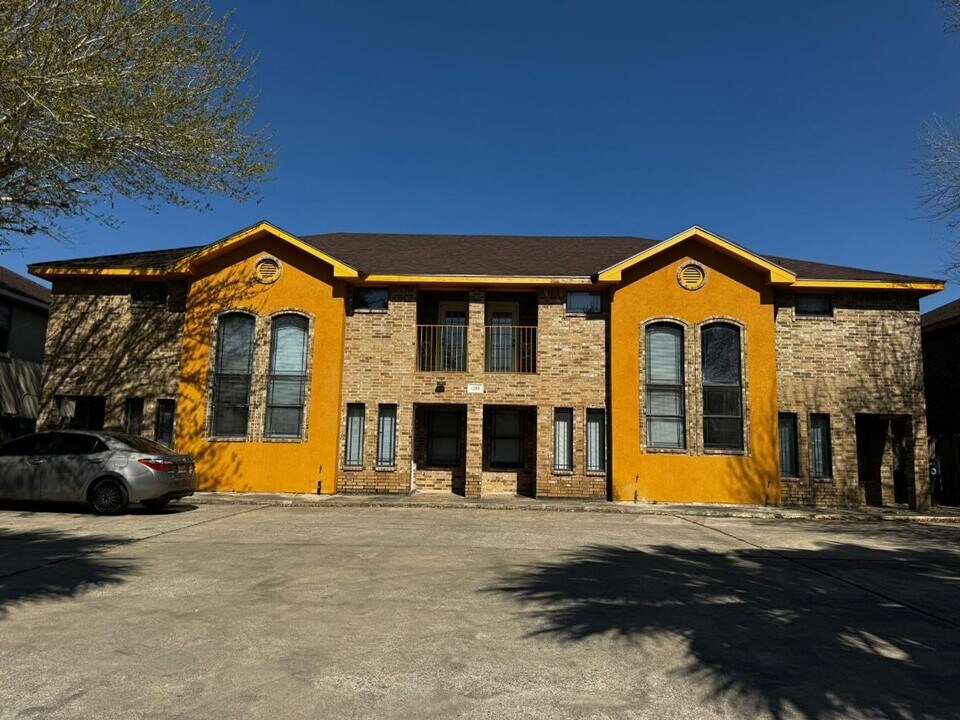 1208 W Fig Ave in Pharr, TX - Building Photo