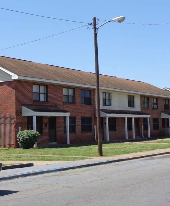 Collegeville Center in Birmingham, AL - Foto de edificio