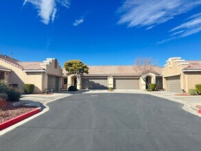 8571 Little Fox St in Las Vegas, NV - Building Photo - Building Photo