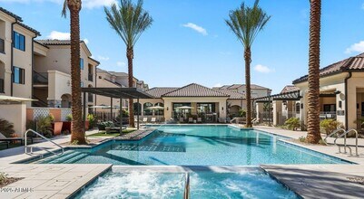 5885 S 32nd St, Unit B3 in Phoenix, AZ - Foto de edificio - Building Photo