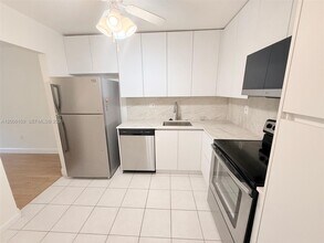 1400 St Charles Pl in Pembroke Pines, FL - Building Photo - Building Photo