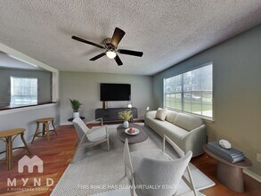 1104 Oak Blvd in Moody, AL - Foto de edificio - Building Photo