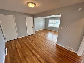 125-127-127 Greenbriar Rd in Lexington, KY - Building Photo - Building Photo