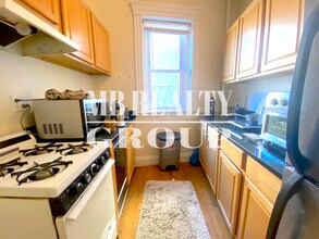 65 Park Dr, Unit 3 in Boston, MA - Building Photo - Building Photo