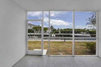 750 NE Spanish River Blvd in Boca Raton, FL - Building Photo - Building Photo