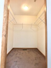 321 W Post Rd in White Plains, NY - Building Photo - Building Photo