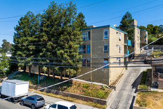 Bay View Apartments in Oakland, CA - Building Photo - Primary Photo