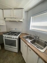 27 Blue Star Dr in Keene, TX - Building Photo - Building Photo
