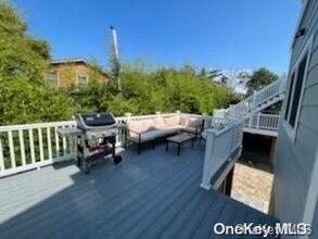 572 Bayberry Walk in Ocean Beach, NY - Building Photo - Building Photo