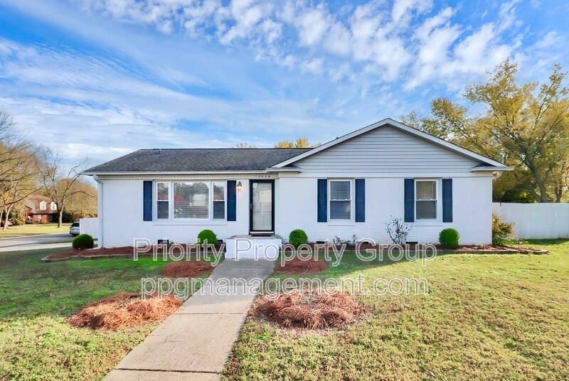 12024 Antebellum Dr in Charlotte, NC - Building Photo