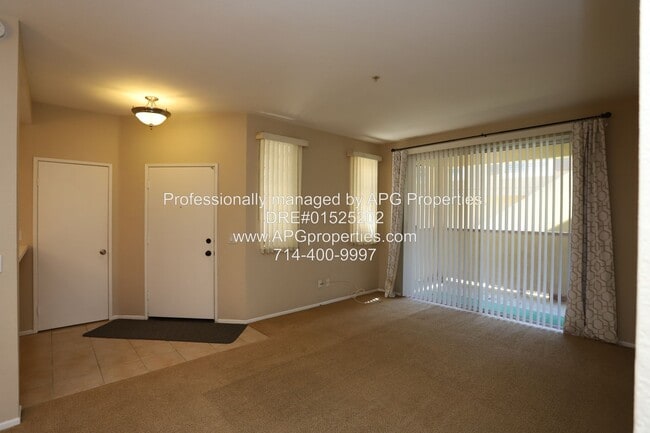 258 Gallery Wy in Tustin, CA - Building Photo - Building Photo