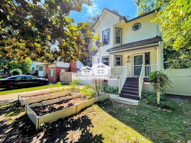5011 Jeanne St