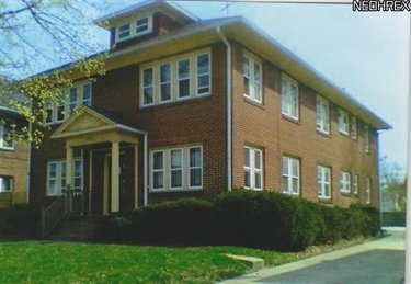 689 Schiller Ave in Akron, OH - Building Photo