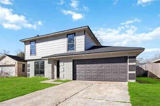12223 Kingslake Forest Dr in Houston, TX - Building Photo - Building Photo
