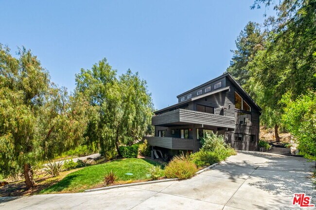 1792 Tiger Trl in Topanga, CA - Building Photo - Building Photo