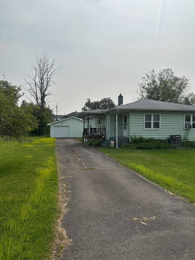 38 Woodhill Ct in Binghamton, NY - Building Photo - Building Photo