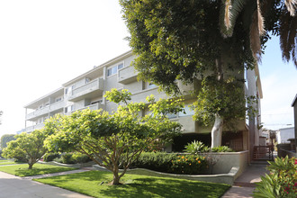 Venice Beach Atrium in Venice, CA - Building Photo - Building Photo