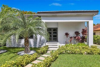 1205 Wallace St in Coral Gables, FL - Building Photo - Building Photo