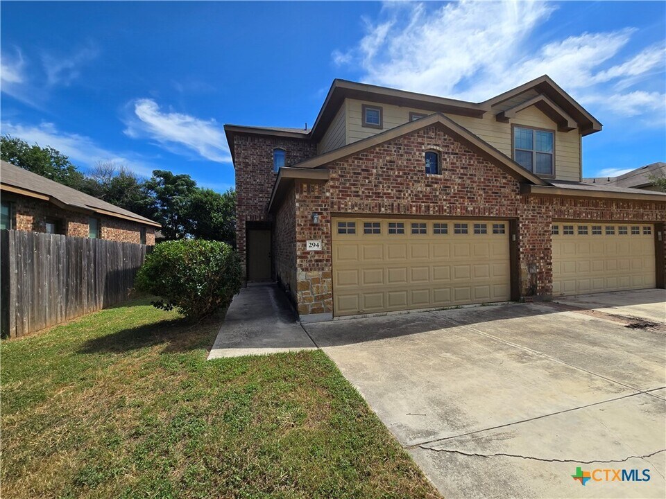 294 Rosalie Dr in New Braunfels, TX - Building Photo