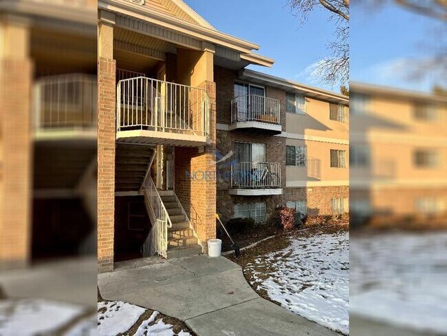 1202 W 1380 N in Orem, UT - Foto de edificio - Building Photo