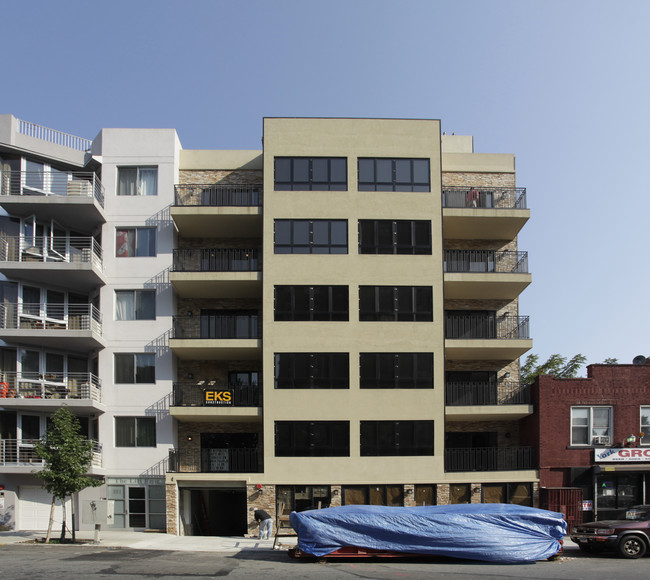 185 York St in Brooklyn, NY - Foto de edificio - Building Photo