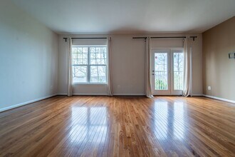 11801 Lake Baldwin Dr in Bristow, VA - Building Photo - Building Photo