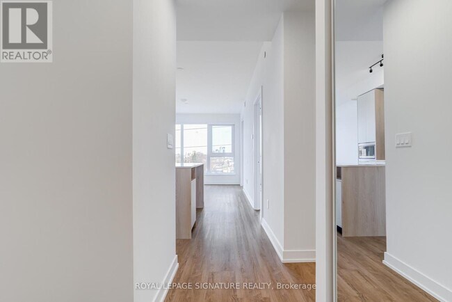 1007 The Queensway in Toronto, ON - Building Photo - Building Photo