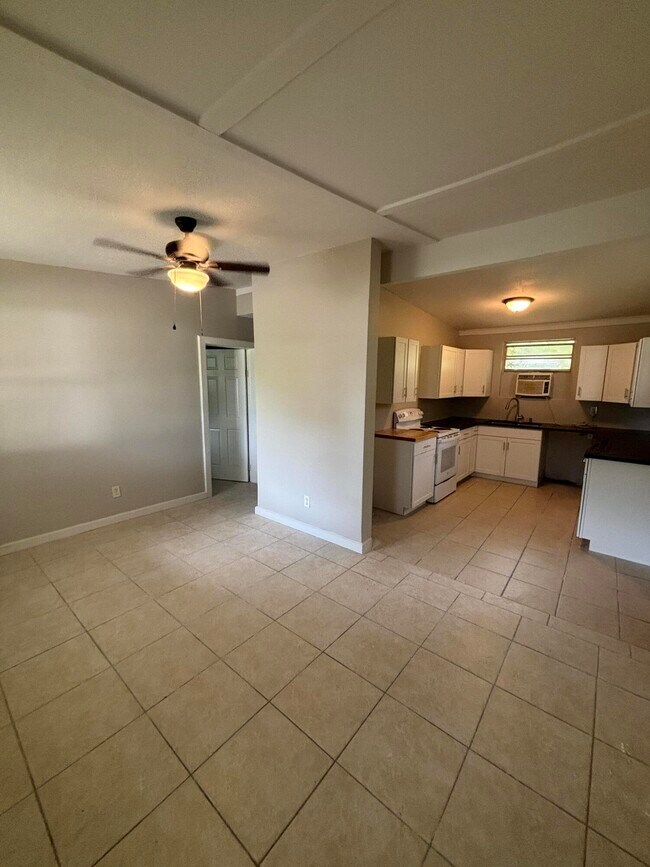 650 Blakely Ave in Crestview, FL - Building Photo - Building Photo