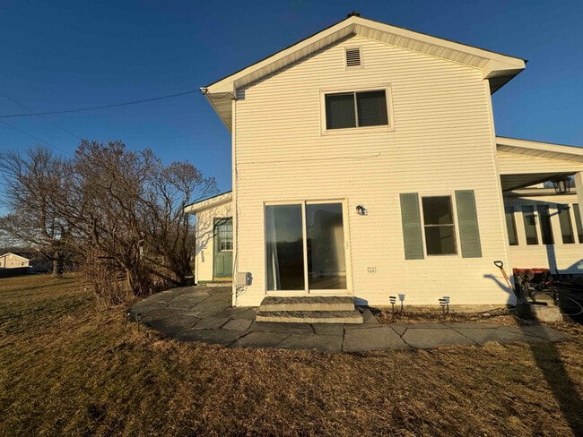 7661 US-2 in North Hero, VT - Building Photo - Building Photo