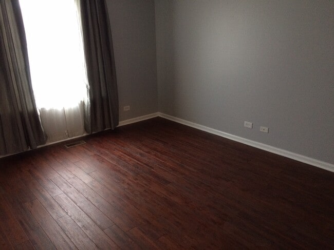 4642 Magnolia Lane in Lake In The Hills, IL - Foto de edificio - Building Photo