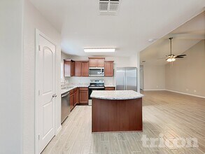 6219 Still Meadow in San Antonio, TX - Foto de edificio - Building Photo