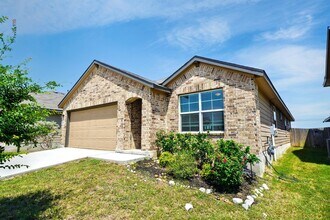 13106 Desana Spgs in Saint Hedwig, TX - Building Photo - Building Photo