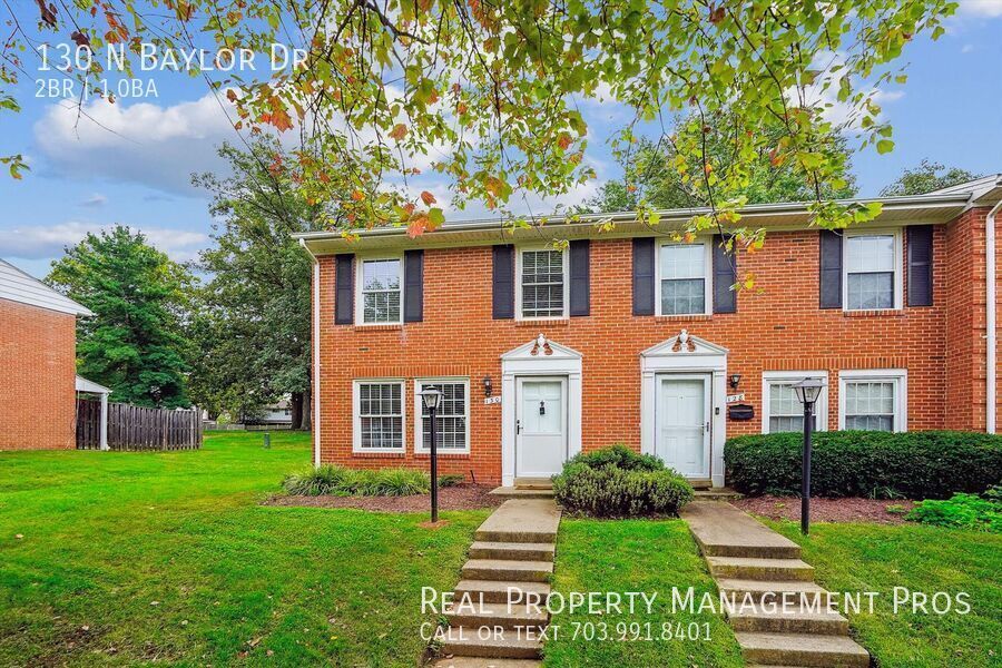 130 N Baylor Dr in Sterling, VA - Building Photo