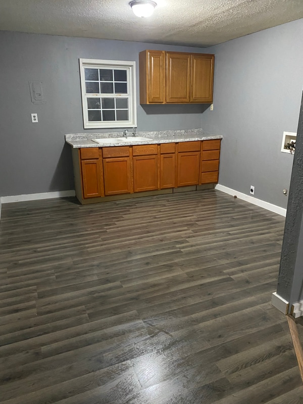 property at 3921 E Dunham St