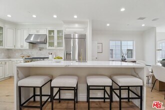 916 S Rimpau Blvd in Los Angeles, CA - Building Photo - Building Photo
