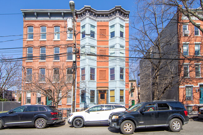 126 Bright St in Jersey City, NJ - Building Photo - Building Photo